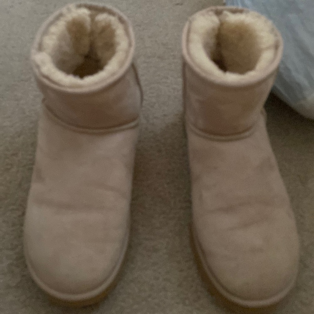 Ugg mini